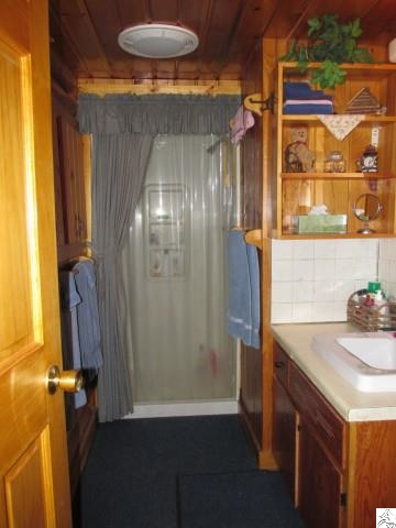 9342 West Branch Road Duluth, MN 55803 - Photo 12 of 17 3/4 bath