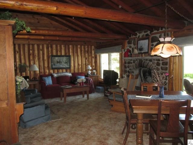 9342 West Branch Road Duluth, MN 55803 - Photo 4 of 17 Living room