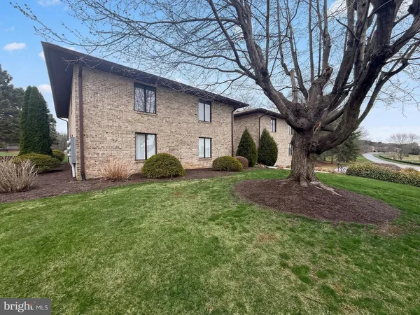 $194,900 | 5840 Fairway Drive West, Unit 1, Fayetteville, PA 17222