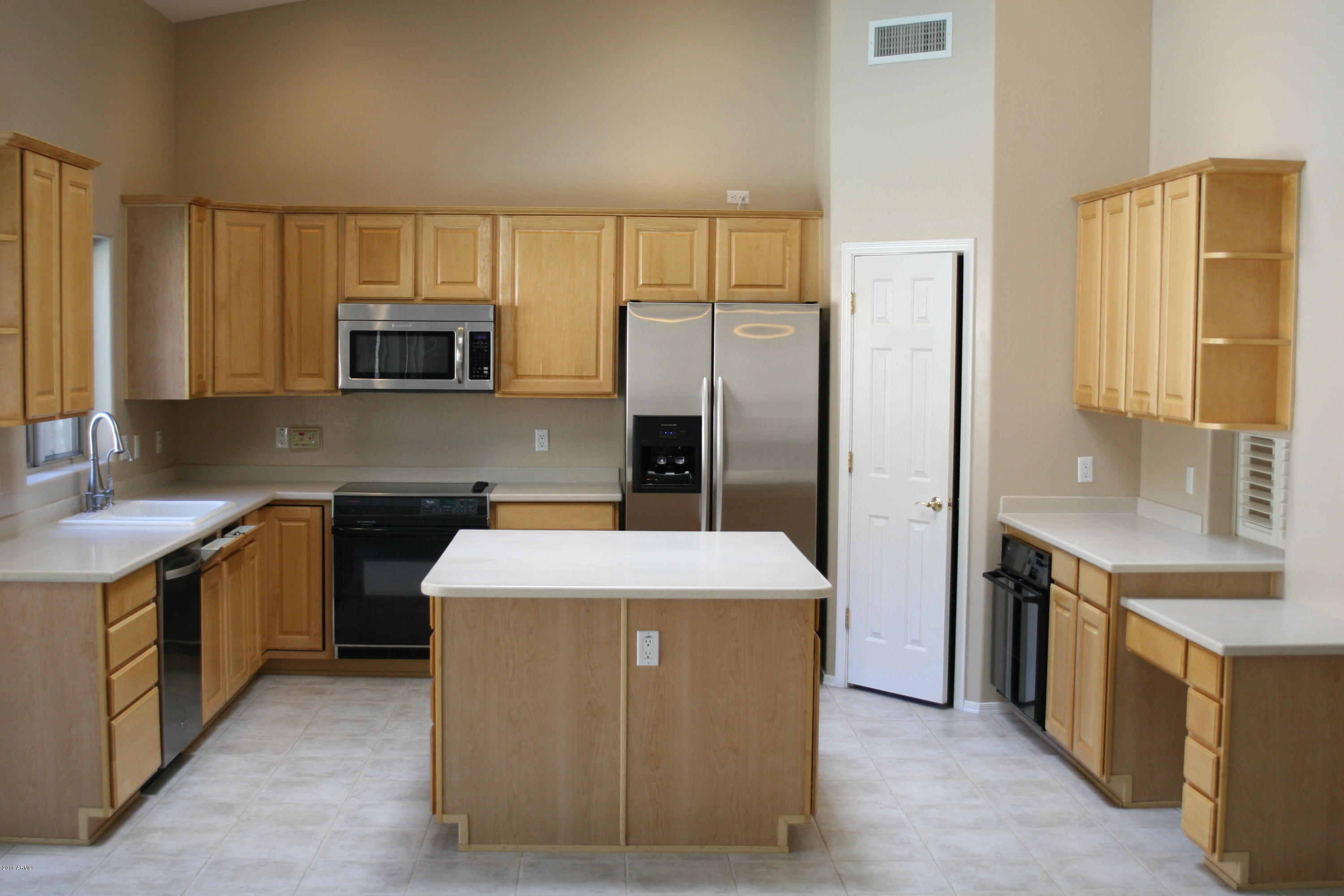 1932 East Marilyn Road Phoenix, AZ 85022 - Photo 5 of 34 IMG_4072