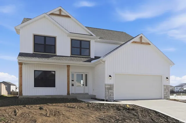 $414,900 | 1010 Arthur Heights Drive, Fort Wayne, IN 46818