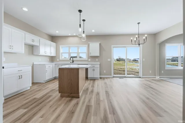 $414,900 | 1010 Arthur Heights Drive, Fort Wayne, IN 46818