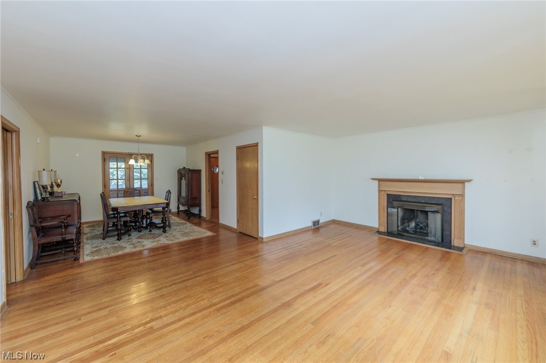 15425 Glynn Road Cleveland, OH 44112 - Photo 3 of 35 Gallery Image 3