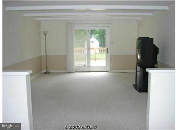 12649 Tower Hill Road Midland, VA 22728 - Photo 9 of 24 Family Room