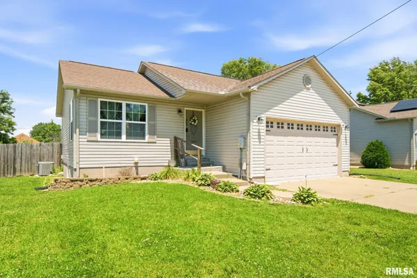$200,000 | 308 West Florence Street, Sesser, IL 62884