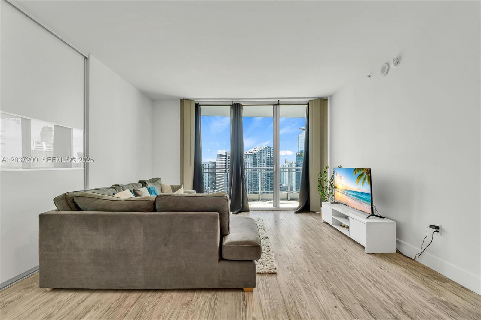 90 Southwest 3rd Street, Unit 4303 Miami, FL 33130 - Photo 6 of 41