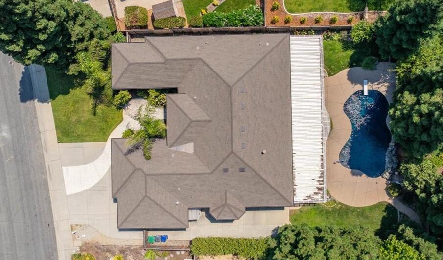 4556 Yellowstone Drive Redding, CA 96002 - Photo 4 of 44 02-4556 Yellowstone Dr - E-33 Crop