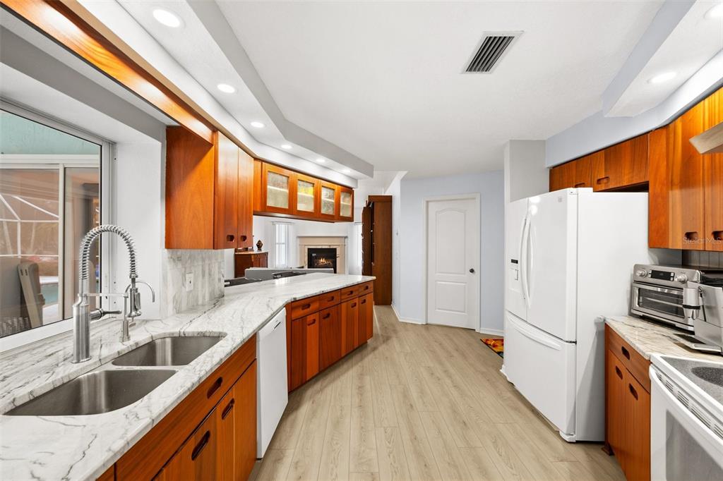 840 Van Gogh Road Englewood, FL 34223 - Photo 11 of 39