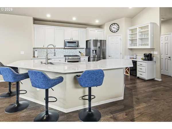 $699,000 | 8433 Forest Ridge Loop, Redmond, OR 97756