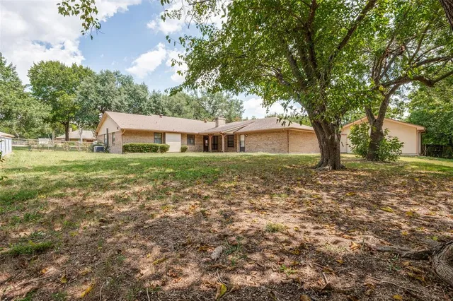 $395,000 | 405 Shadowwood Trail, Ovilla, TX 75154