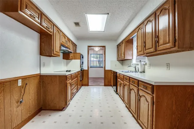 $395,000 | 405 Shadowwood Trail, Ovilla, TX 75154