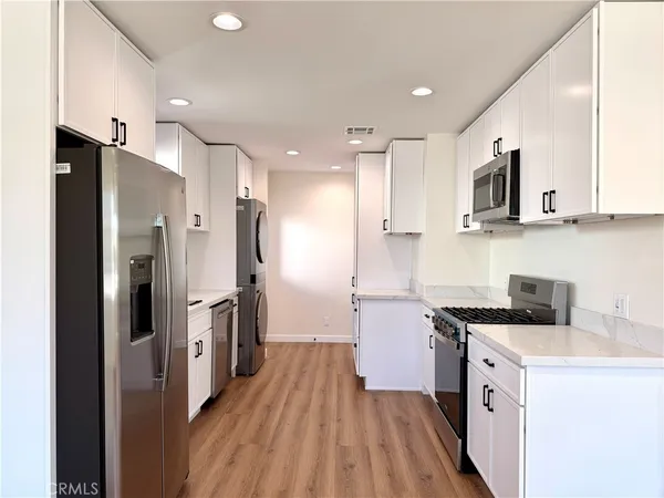 $6,000 | 3548 Corinth Avenue, Los Angeles, CA 90066