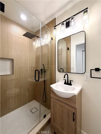 $6,000 | 3548 Corinth Avenue, Los Angeles, CA 90066