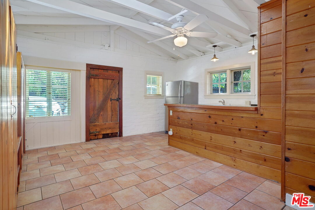 21652 Encina Road Topanga, CA 90290 - Photo 3 of 18