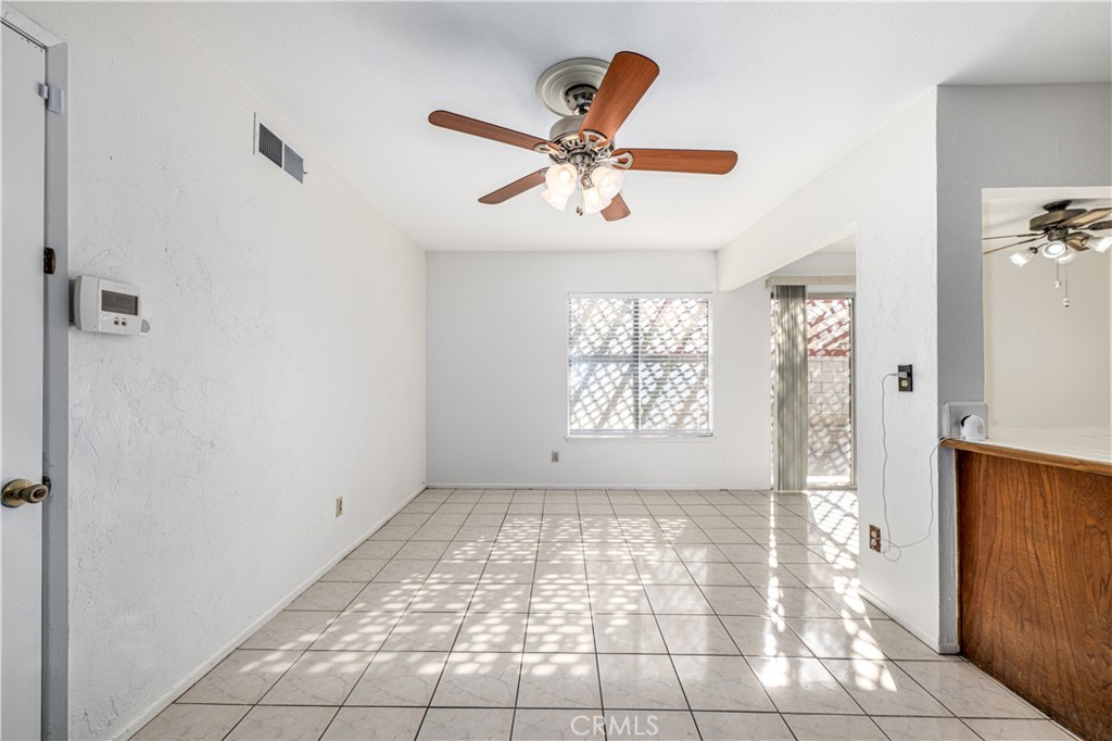 11261 Wayfield Road Riverside, CA 92505 - Photo 12 of 50 Family Room