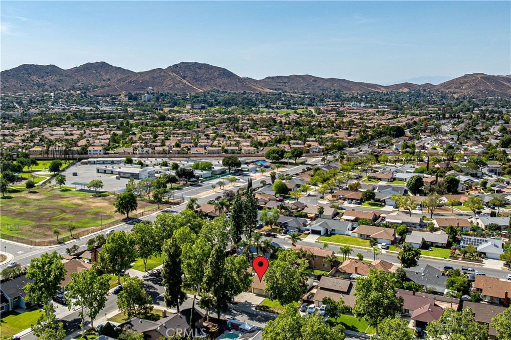 11261 Wayfield Road Riverside, CA 92505 - Photo 34 of 50