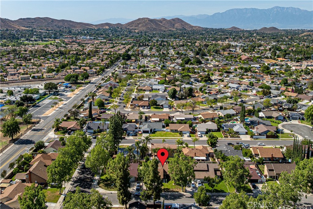 11261 Wayfield Road Riverside, CA 92505 - Photo 35 of 50