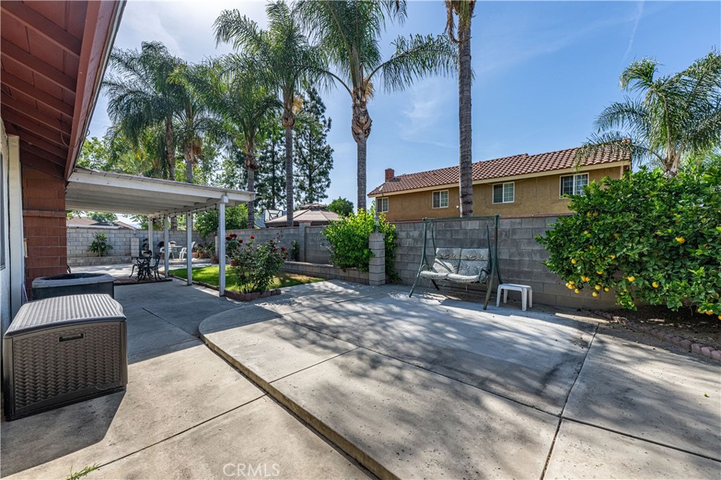 11261 Wayfield Road Riverside, CA 92505 - Photo 5 of 50 Backyard