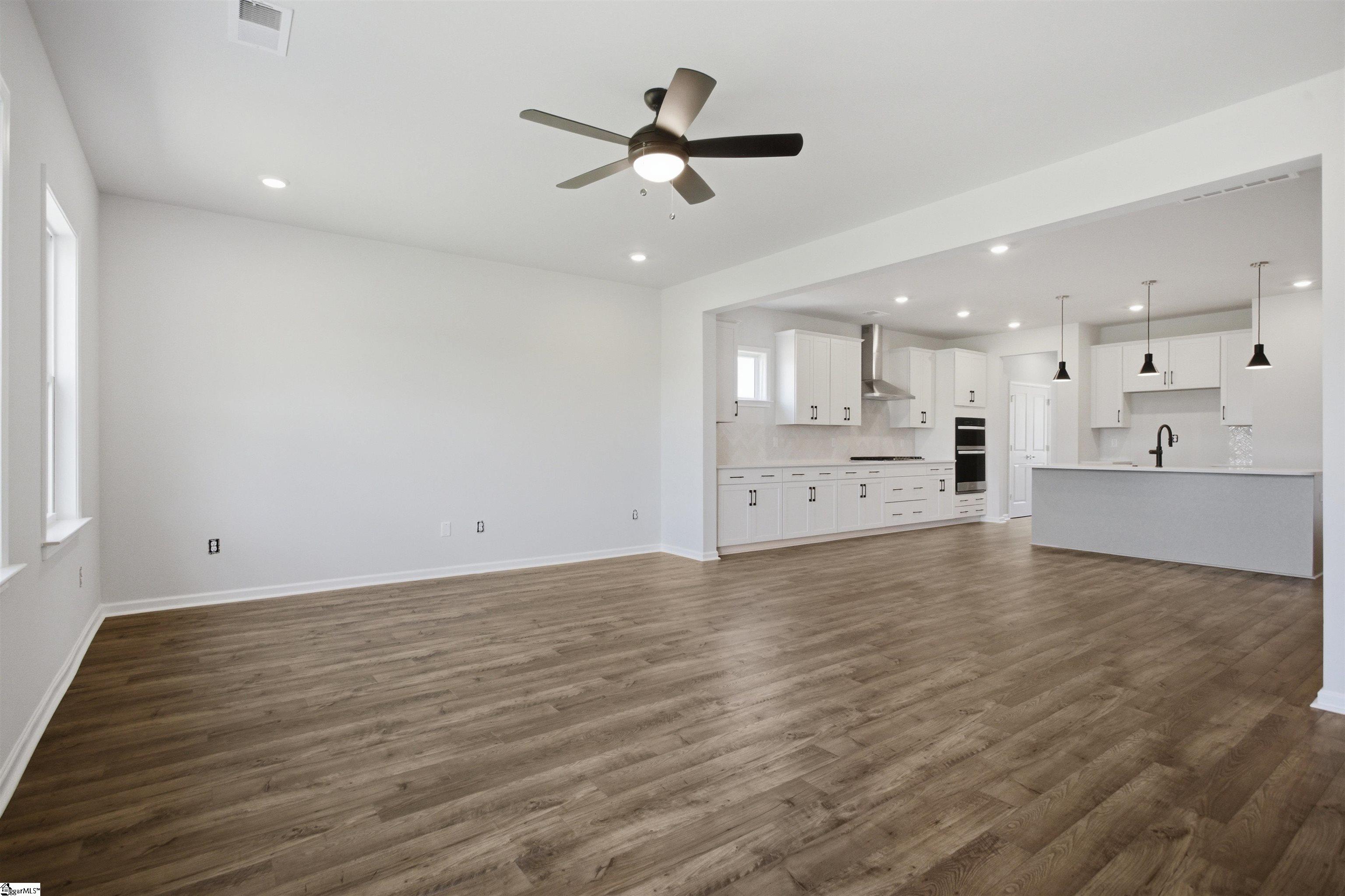 552 Hydrangea Street Seneca, SC 29678 - Photo 12 of 31