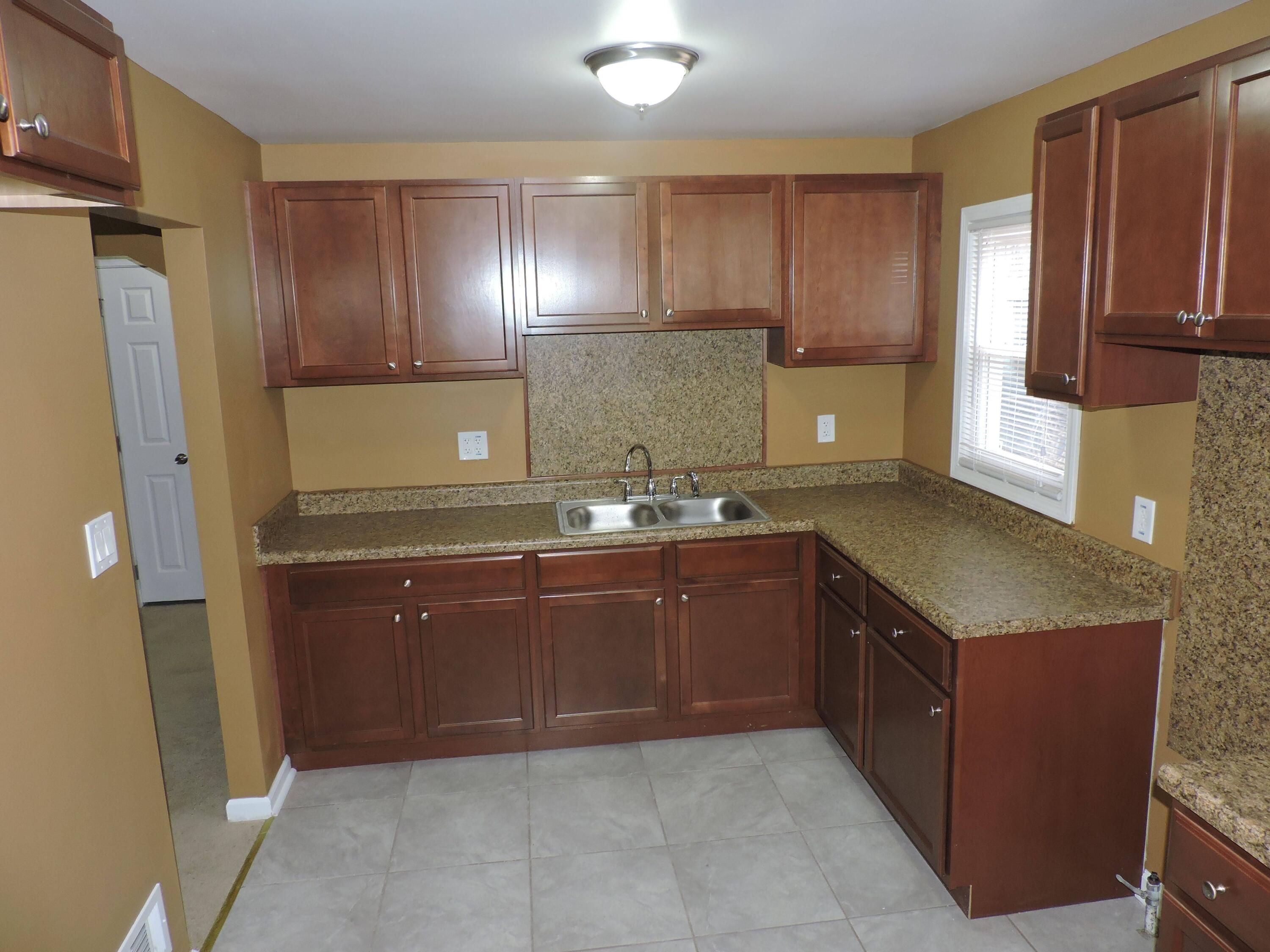 27045 Yale Street Inkster, MI 48141 - Photo 5 of 15 27045Yale5