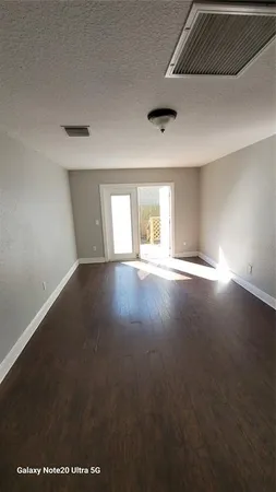 $2,500 | 801 East Osborne Avenue, Tampa, FL 33603
