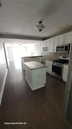 $2,500 | 801 East Osborne Avenue, Tampa, FL 33603