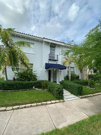 $1,700 | 119 Menores Avenue, Unit 1, Coral Gables, FL 33134