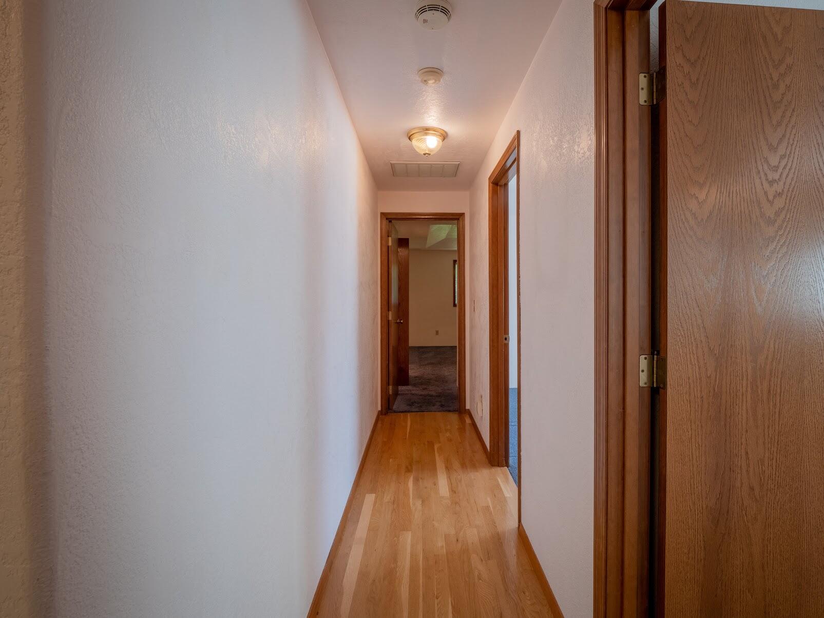 2629 Roberts Road Medford, OR 97504 - Photo 28 of 35 Hall 2