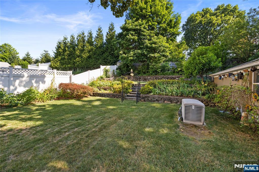 99 Lynwood Road Verona, NJ 07044 - Photo 25 of 30