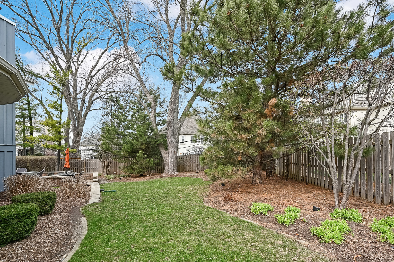 401 8th Place Hinsdale, IL 60521 - Photo 45 of 46 a view of a yard with plants and trees