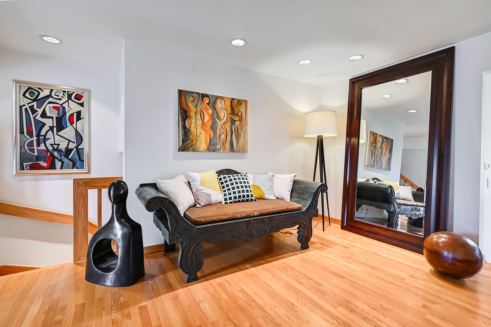 401 8th Place Hinsdale, IL 60521 - Photo 5 of 46 a living room with furniture and wooden floor