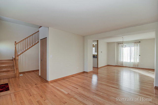 11 Raven Court Bolingbrook, IL 60490 - Photo 2 of 16