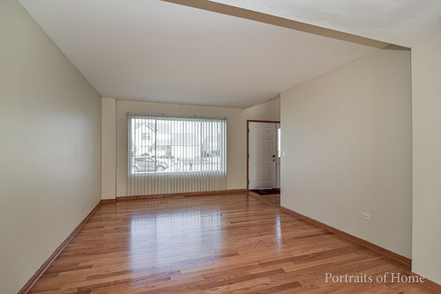 11 Raven Court Bolingbrook, IL 60490 - Photo 3 of 16