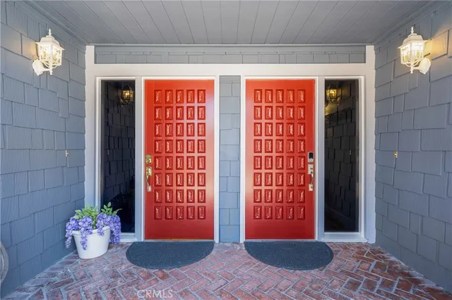 $9,800 | 222 20th Street, Newport Beach, CA 92663