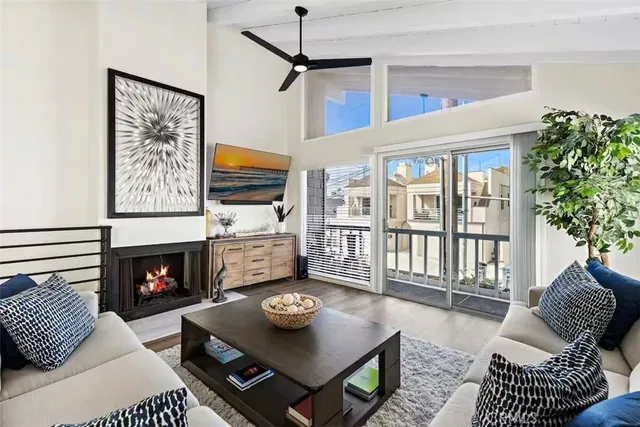 $9,800 | 222 20th Street, Newport Beach, CA 92663