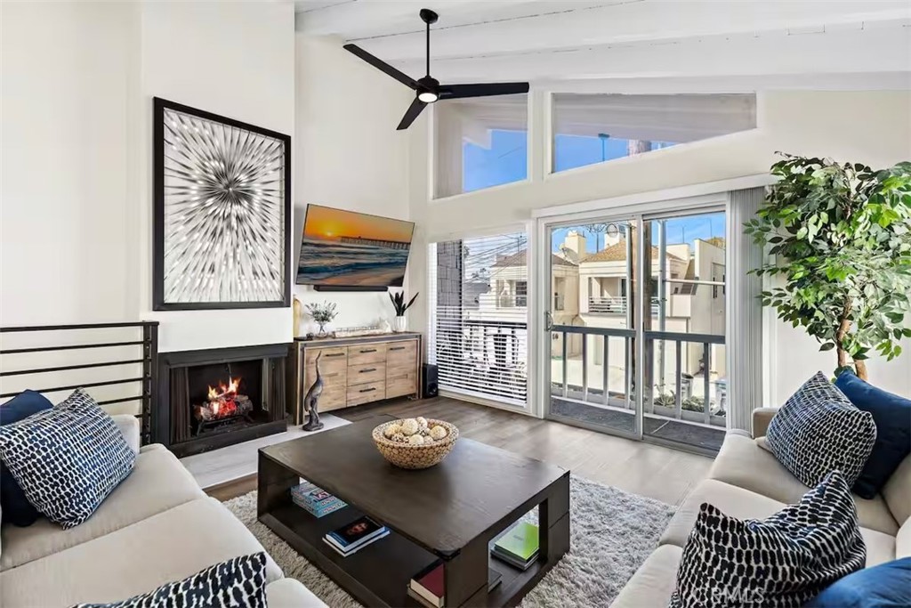 222 20th Street Newport Beach, CA 92663 - Photo 10 of 41