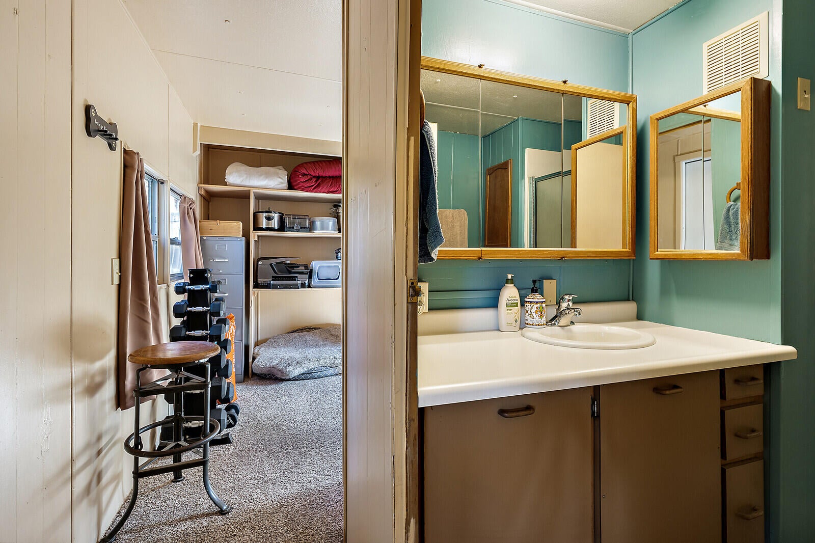 9699 Wagner Creek Road Talent, OR 97540 - Photo 47 of 52 Bathroom