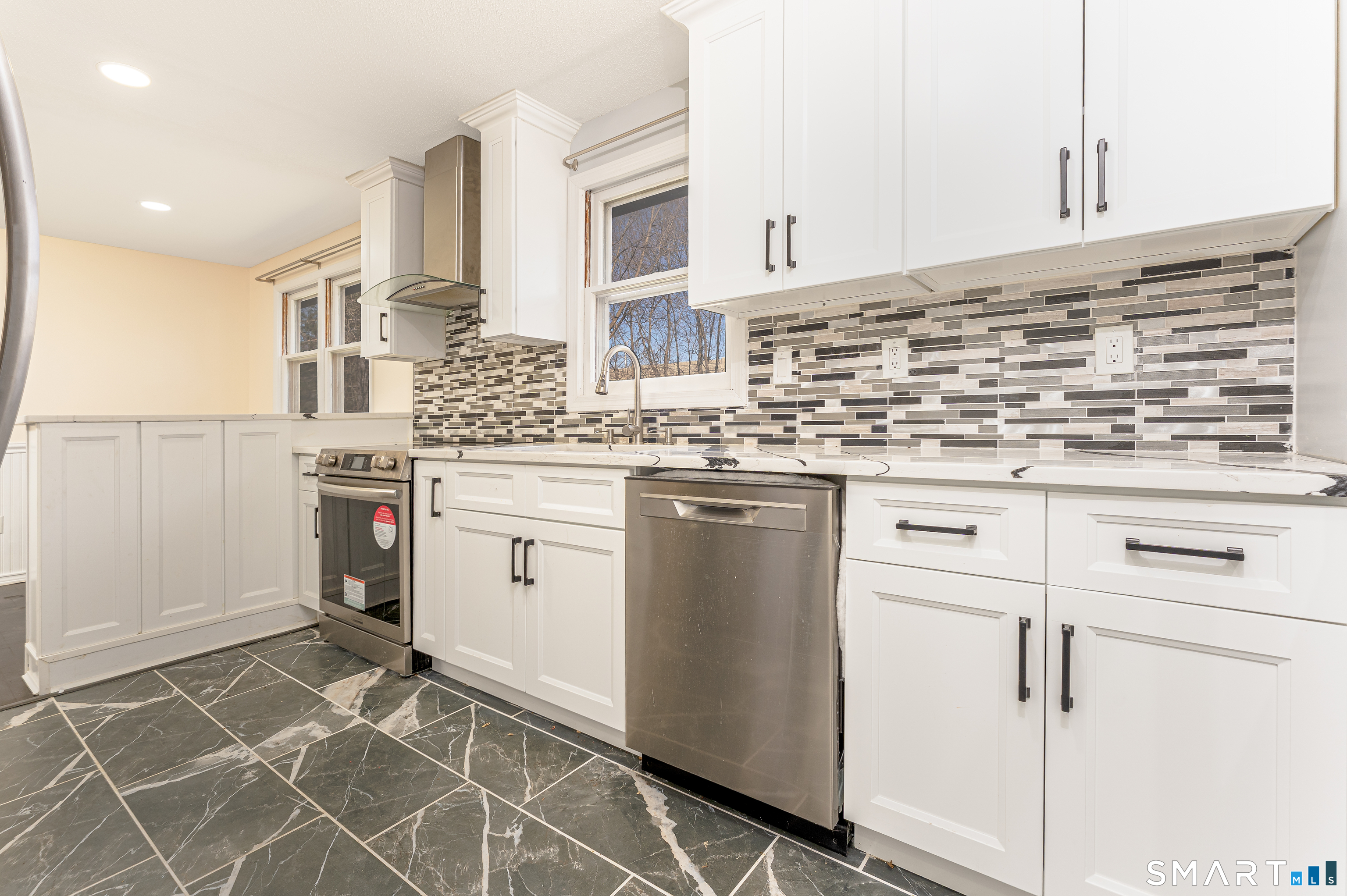 188 Tumblebrook Road Meriden, CT 06450 - Photo 11 of 28