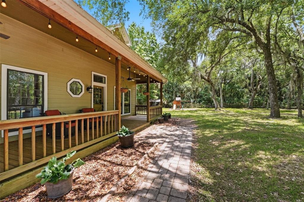 381 North Jungle Road Geneva, FL 32732 - Photo 5 of 55
