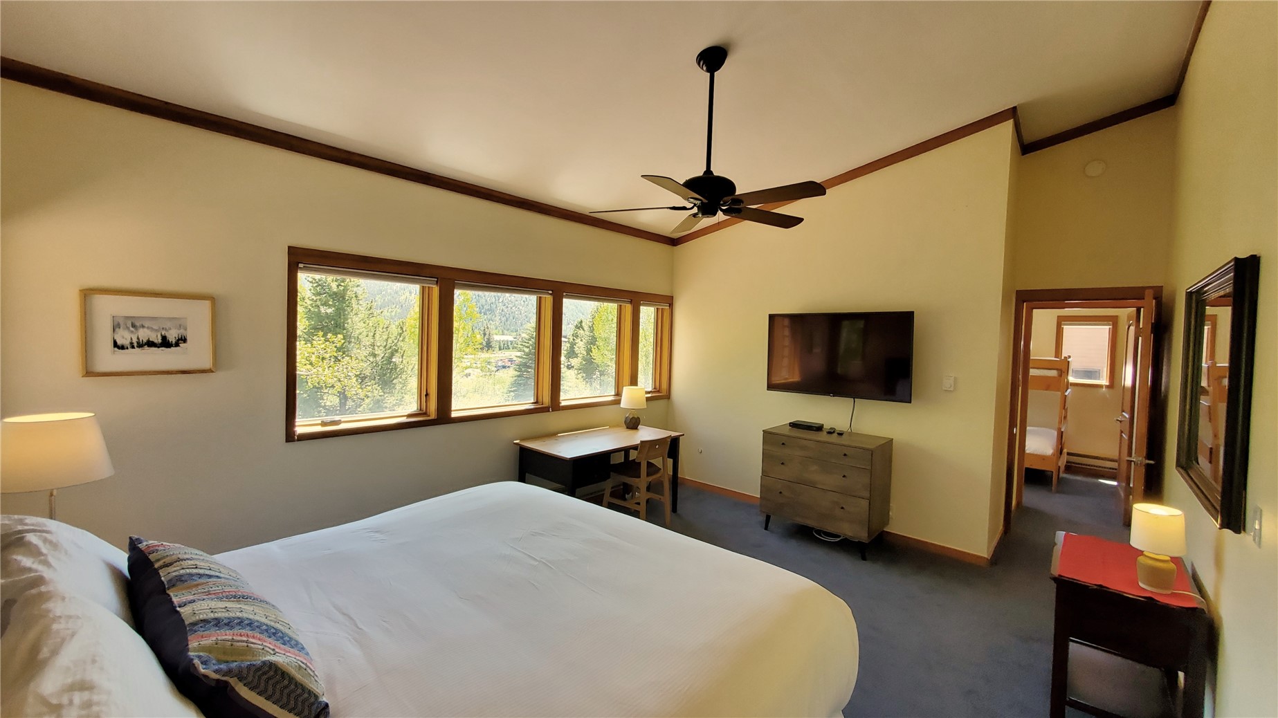 620 Tennis Club Road, Unit 1337 Keystone, CO 80435 - Photo 33 of 48 a bedroom with a bed and a flat screen tv