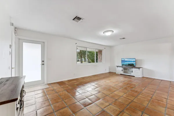 $3,600 | 239 Southeast 34th Avenue, Boynton Beach, FL 33435