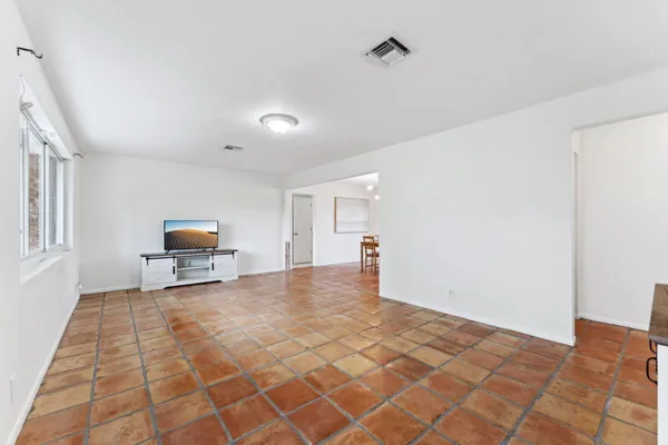 $3,600 | 239 Southeast 34th Avenue, Boynton Beach, FL 33435