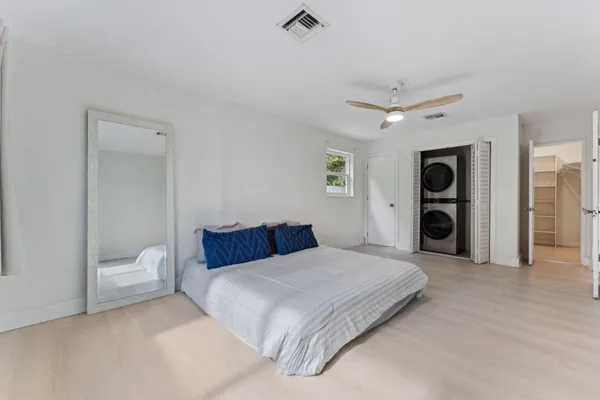 $3,600 | 239 Southeast 34th Avenue, Boynton Beach, FL 33435