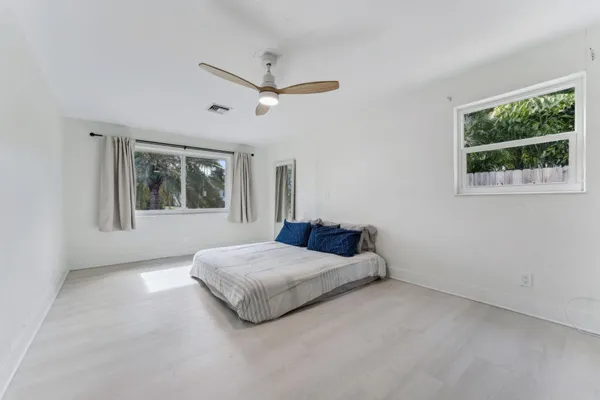 $3,600 | 239 Southeast 34th Avenue, Boynton Beach, FL 33435