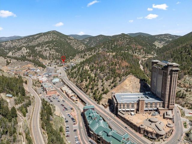 a view of city view and mountain view