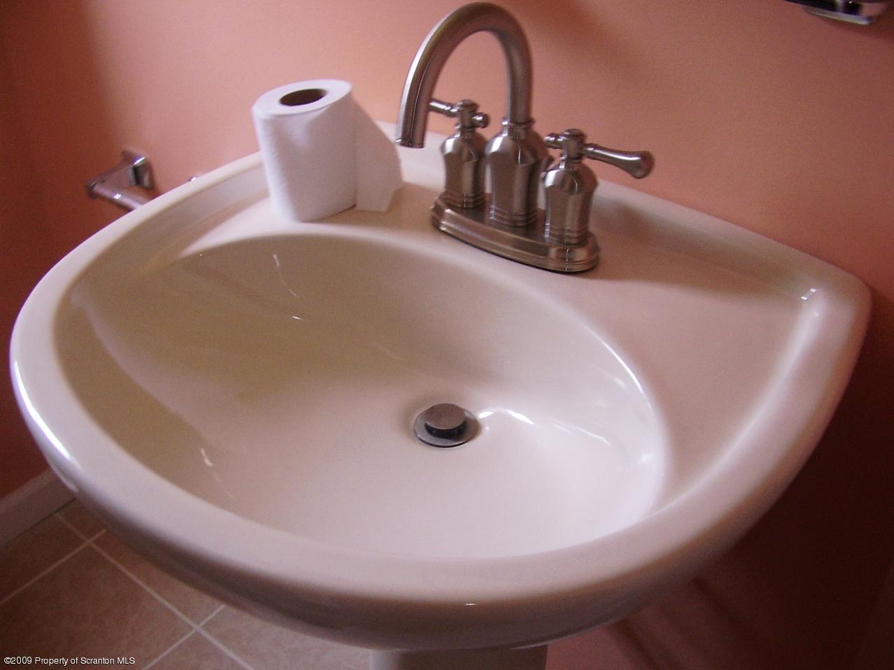 1129 Rundle Street Scranton, PA 18504 - Photo 2 of 8 Gallery Image 2