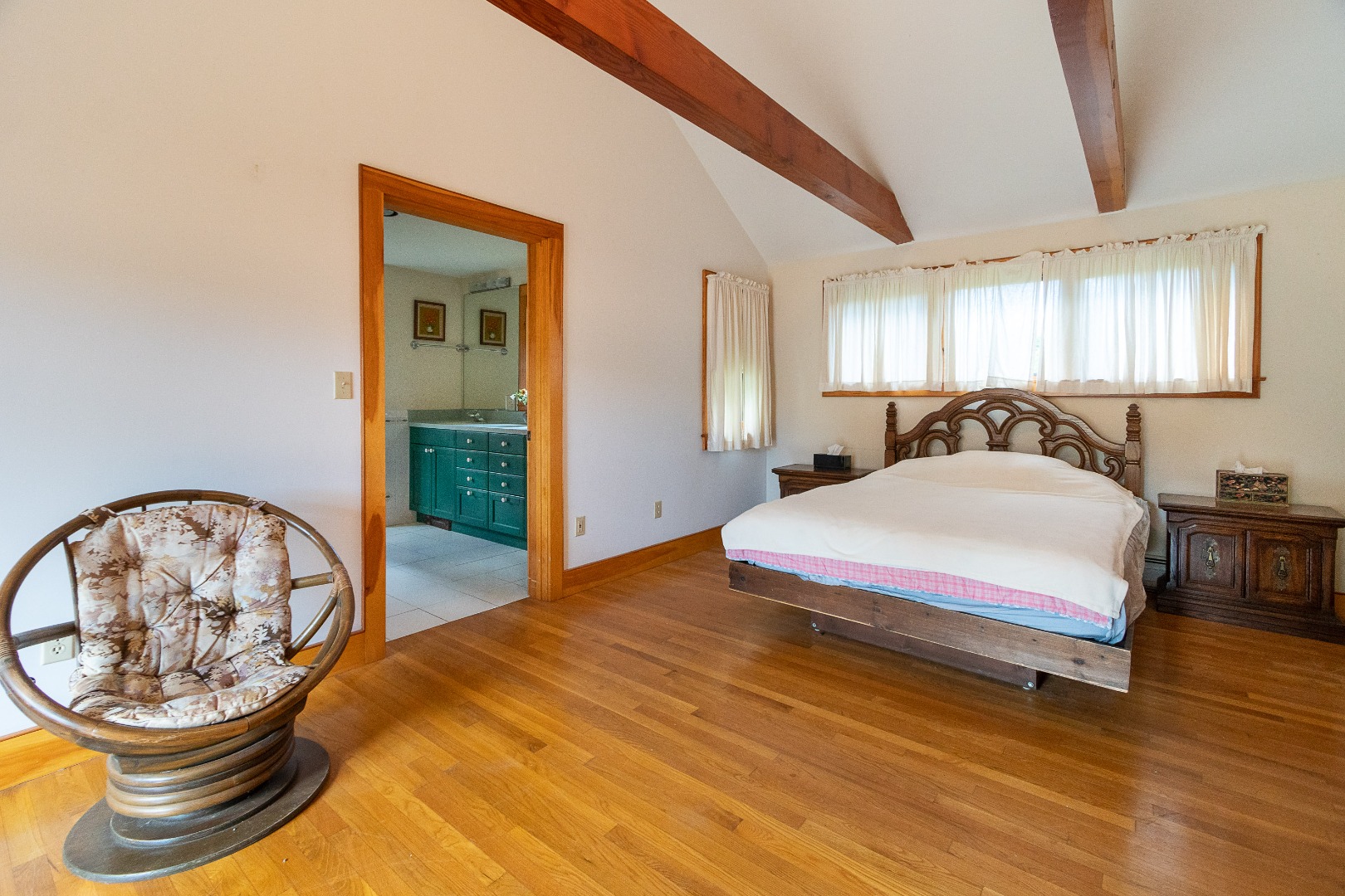 17 Bartlett Road Nantucket, MA 02554 - Photo 12 of 30 1st Floor Master Bedroom en-suite