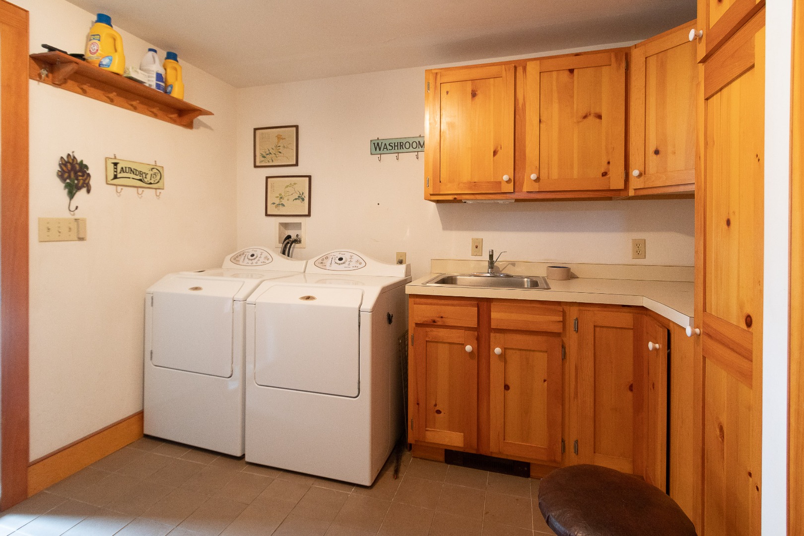 17 Bartlett Road Nantucket, MA 02554 - Photo 15 of 30 Mud Room