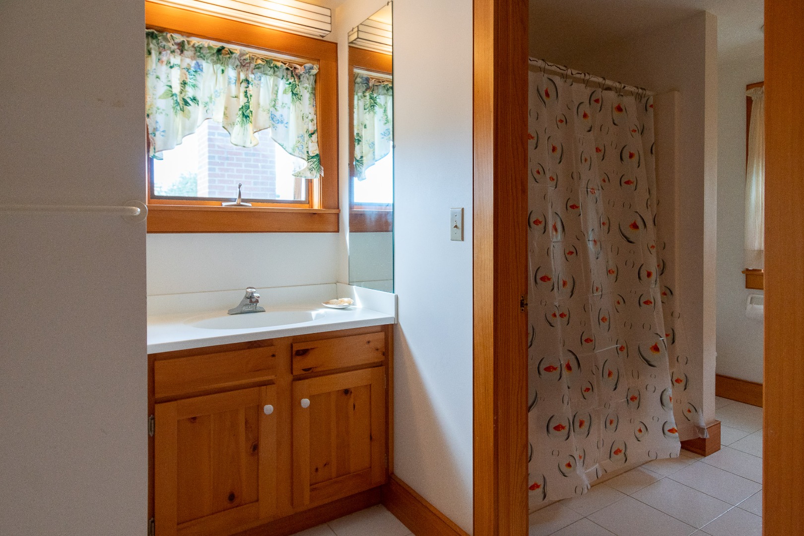 17 Bartlett Road Nantucket, MA 02554 - Photo 19 of 30 2nd Floor Bathroom