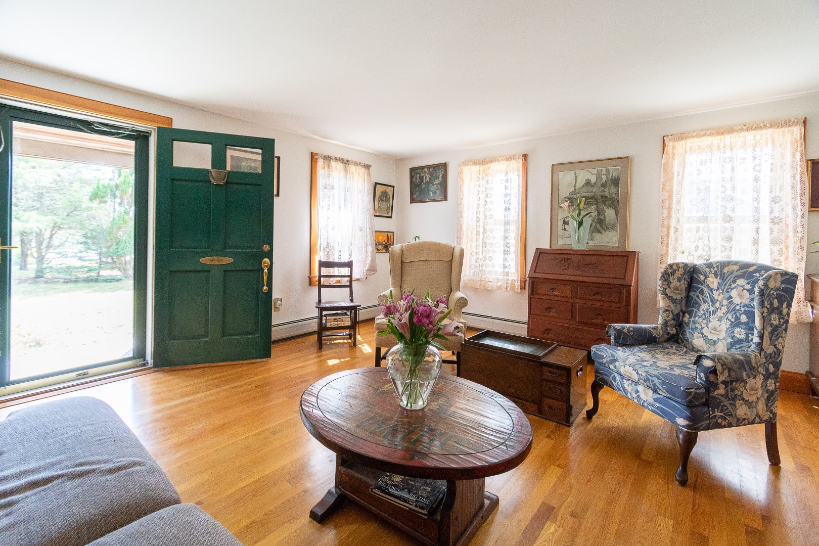 17 Bartlett Road Nantucket, MA 02554 - Photo 3 of 30 Living Room off Front entryway/covered porch